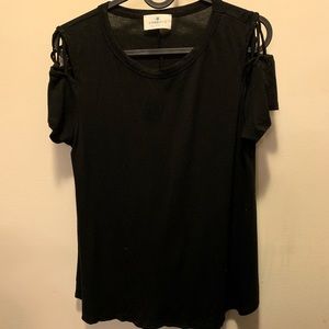 Threads Studio Shirt with shoulder design